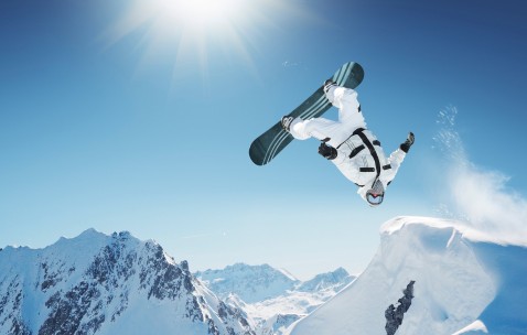 爱游戏官方入口-羽毛球赛场焦点！中国队对阵英格兰队，压哨绝杀，引爆全场观众欢呼