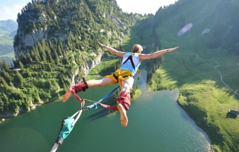 爱游戏-排球赛场焦点！瑞士队对阵法国队，连胜纪录继续刷新，球队势不可挡